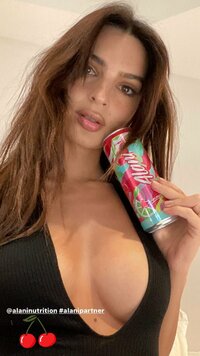 emrata_1705445487_3281837729774691737_1999824.mp4_snapshot_00.02_[2024.01.17_09.27.42].jpg