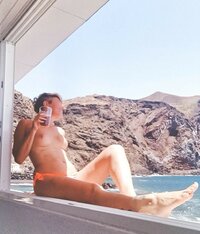 NIPPLEStoplessMAREvacanzaBLONDEdrinkSUNilaria2188b.jpg