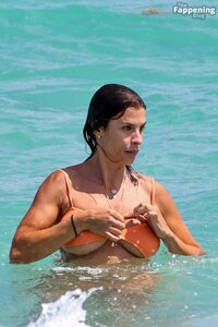 Elisabetta-Canalis-Nude-Sexy-16-The-Fappening-Blog.jpg