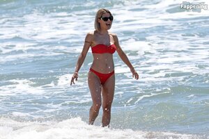 Michelle-Hunziker-Sexy-47-The-Fappening-Blog.jpg