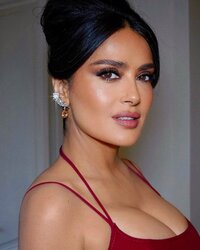 salmahayek_1718742966_3393384410070959824_1777628093.jpg