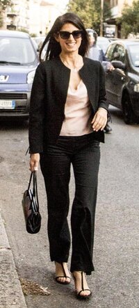 Virginia-Raggi-Feet-2599230_resized.jpg