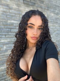 LoveThreads.Net_454109841_1230911321262532_339009004516853430_n.jpg
