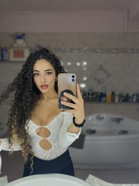 LoveThreads.Net_462314181_1552717108679050_4018419679108293585_n.jpg