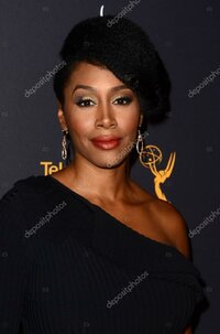 depositphotos_121624302-stock-photo-actress-simone-missick.jpg