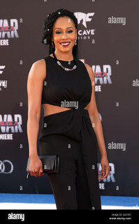 celebriteis-frequentare-la-prima-mondiale-di-captain-america-la-guerra-civile-in-dolby-theatre...jpg