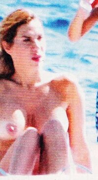Veronica Maya in topless - 14.jpg