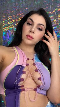 instavalentinanappi-20241204-0001.jpg