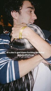 billieeilish_20241101_STORIES_3491896742495607692_2_3492225050700537419.jpg