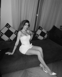 nastilove_1740422887_3575248766472051912_24481497.jpg