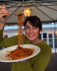 elisaisoardi_1744130758_3606352642428080177_41974879.jpg