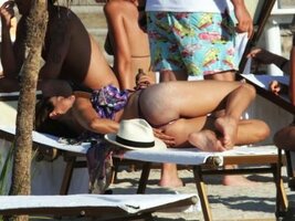 18418_16-barbara-d-urso-mare-topless016_123_660lo.jpg
