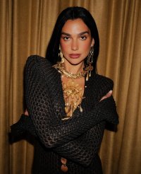 dualipa_1745949887498.jpg