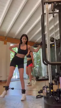 VideoCapture_20250529-125218.webp