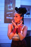 20130919-Paola-Iezze-vogue-fashions-night-out-7.jpg