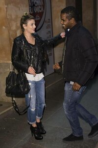 Emma-Marrone-al-cinema-con-unamica-6-682x1024.jpg
