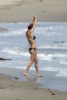 Kate Hudson wearing a bikini at a beach in Malibu 015.jpg