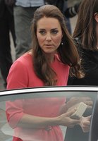 kate-middleton-visits-an-m-pact-plus-counselling-programme-in-london-july-2014_29.jpg