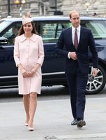 kate-middleton-seen-out-in-london_8.jpg