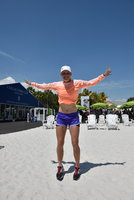 caroline-wozniacki-on-the-beach-in-key-biscayne-march-24-16-pics-15.jpg