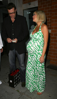 Celebrity_City_Tori_11_122_1090lo.jpg