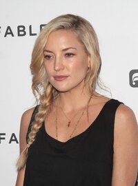 kate-hudson-fabletics-charity-cvent-in-los-angeles-october-2015_13.jpg