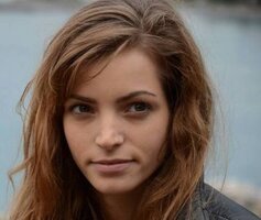 Aurora Ruffino 02.jpg