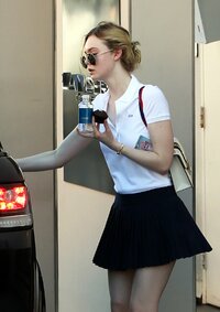 elle-fanning-at-a-dermatologist-in-beverly-hills_5.jpg