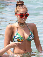 Lourdes-Leon-Hot-Bikini-Photos--06.jpg