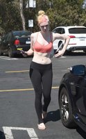 Elle-Fanning-in-Tights-and-Sports-Bra--21.jpg