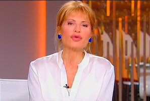 Lilli.Gruber.@.Otto.e.Mezzo.07.05.2016._0210.jpg