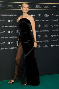 Uma+Thurman+Kill+Bill+Vol+1+Photocall+12th+hXfXWWuRbbnx.jpg