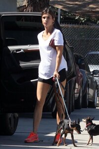 Elisabetta-Canalis-in-Short-Shorts--02.jpg