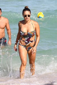 48601685_hqcelebcorner-5.jpg