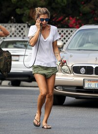 51948756_hqcelebcorner-22.jpg