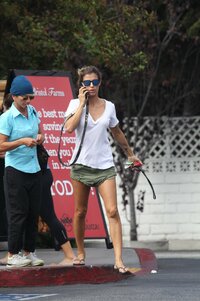 51948893_hqcelebcorner-64.jpg