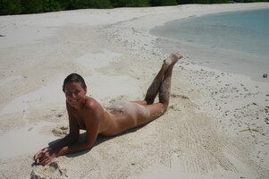 Elisa-in-vacanza-alle-Maldive-05.jpg