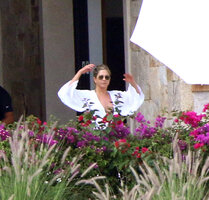 60335558_jennifer-aniston_29122017p_25.jpg