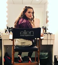 Katherine-Langford-Feet-2753959.jpg