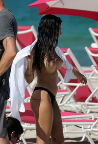 105196778_hqcelebcorner-31.jpg