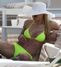 michelle-hunziker-in-bikini-in-forte-dei-marmi-06-18-2019-7.jpg