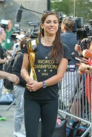 Alex-Morgan-Holding-2019-FIFA-Women’s-World-Cup-Trophy-3.jpg
