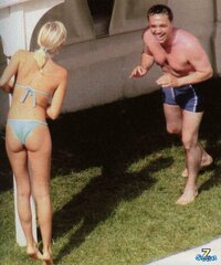 laura freddi in bikini blu 02.jpg