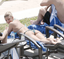 fergie im bikini 02.jpg