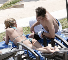 fergie im bikini 03.jpg