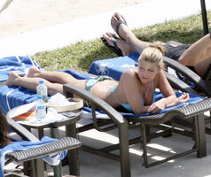 fergie im bikini 13.jpg