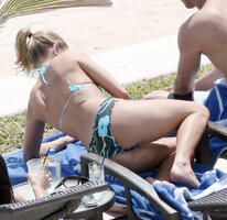 fergie im bikini 33.jpg