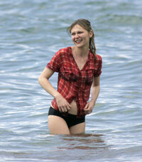 kirsten dunst in bikini 08.jpg