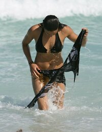 michelle rodriguez in bikini 28.jpg