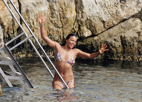 michelle rodriguez in bikini 34.jpg